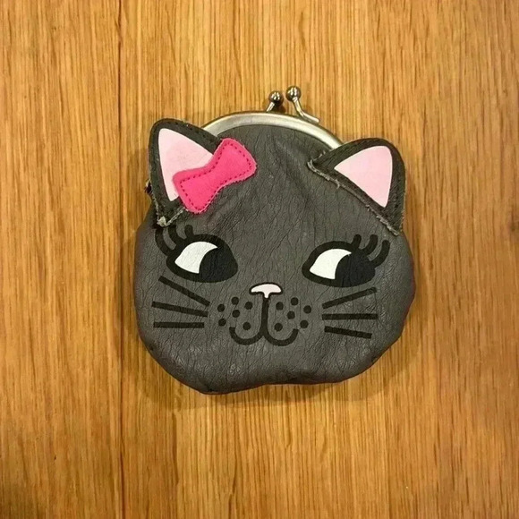 2 Fun Cat Coin purses - Silver w/ zip closure and Gray w/ snap closure - Picture 4 of 5